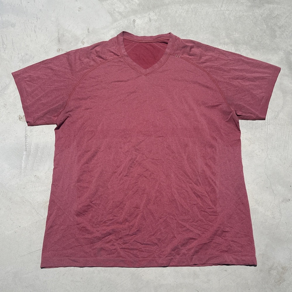 Lululemon Men's Performance Activewear T-Shirt Size XXL Stretch Salmon Red